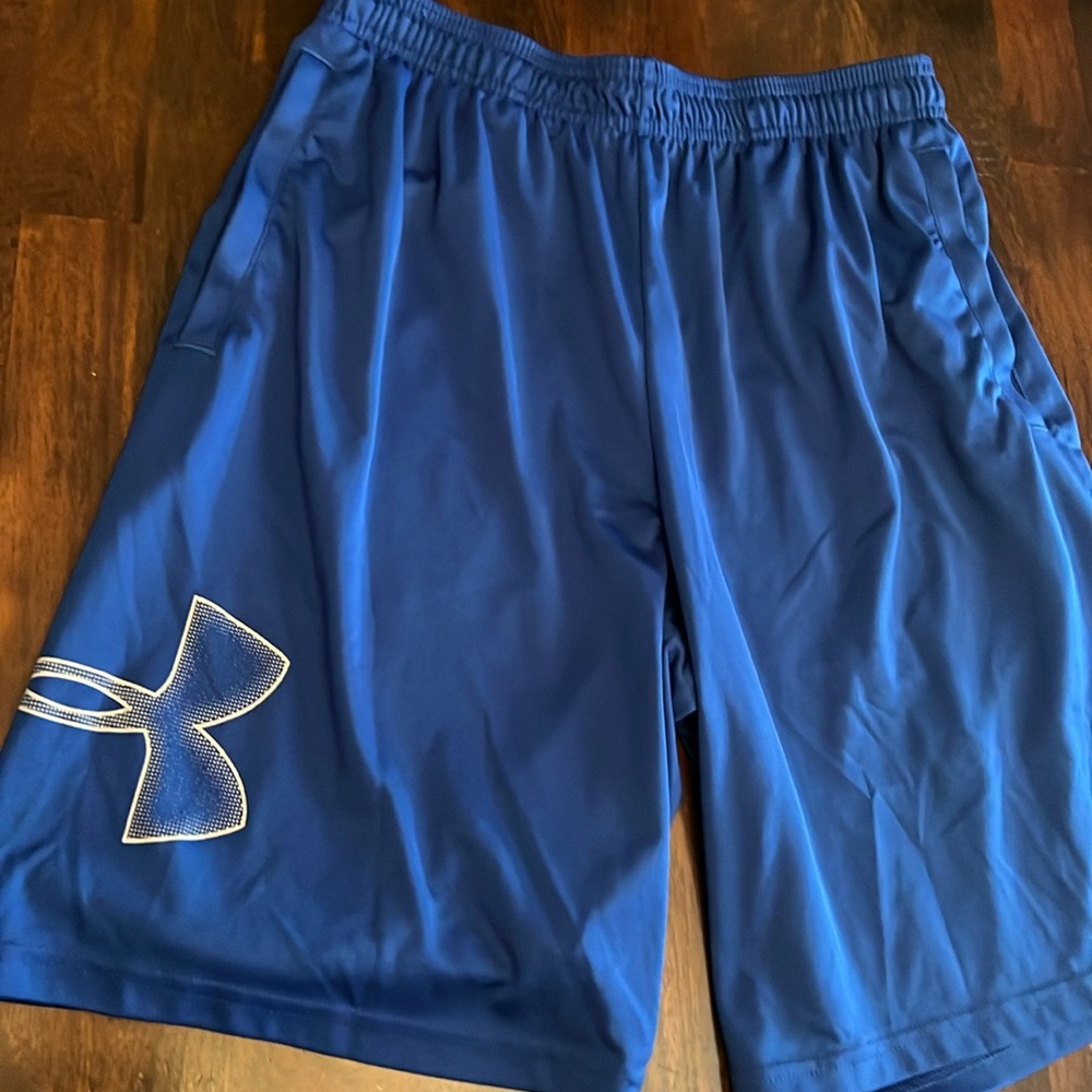 Men’s Under Amour shorts size medium